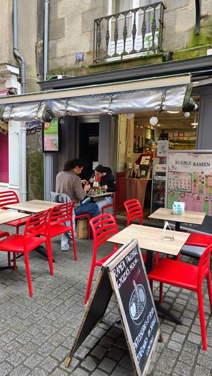 Outdoor seating at Bubble Snack in Rennes