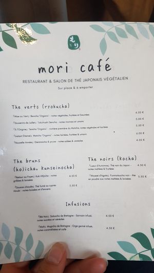 Thés at Mori Cafe in Paris
