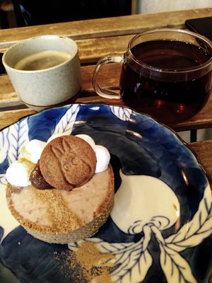 Chestnut Tart + Smoked Tea at Mori Cafe in Paris