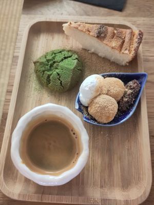 Café gourmand at Mori Cafe in Paris