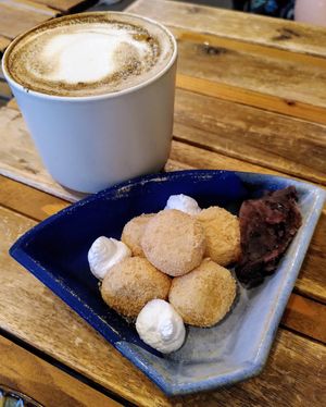 Dango mochi + black tea latte at Mori Cafe in Paris