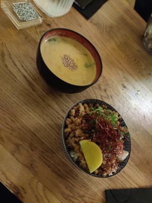 Deux entrées at Mori Cafe in Paris