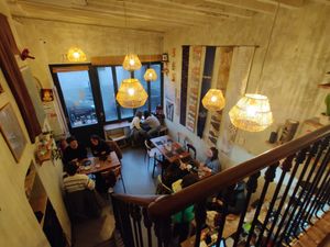 Interieur bas at Mori Cafe in Paris