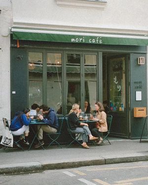 La devanture at Mori Cafe in Paris
