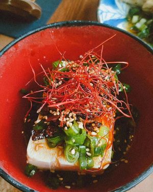 tofu soyeux et épices (entrée) at Mori Cafe in Paris