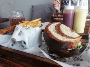 Reuben sandwich with fries at Planticeria in Panama City