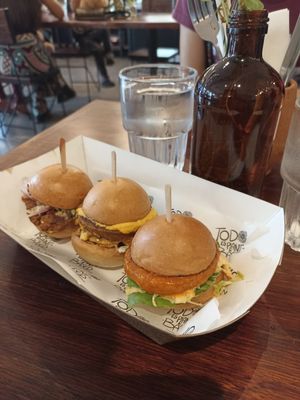 Mini burgers (Plantiverso fest). 1 Plantiramy, 2 Spicy buffalo style, 3 Plantiburger at Planticeria in Panama City