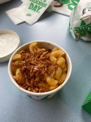 Mac N' Cheese at Oowee Vegan in North London