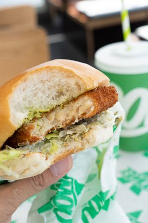 Omnifoods Ocean Burger. It's insanely tasty and fishy. 🤤🤤🤤🤤 at Oowee Vegan in North London