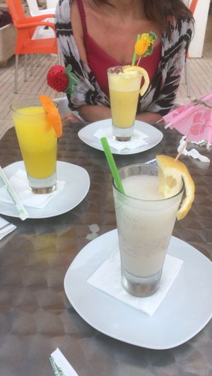 Granizado tropical, granizado de coco y batido tropical at Imperio Vegano in El Campello