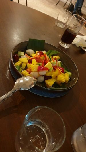 Pittige fruitsalade at Le Bua Plaza in Eindhoven