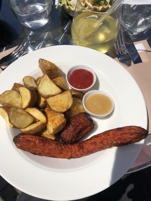 Smoked carrot with patatas bravas from the children's menu.  at Streetfood Bistro Hard & Ziel in Middelburg