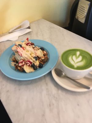 Frozen yoghurt with peanut granola and peanut butter glazing at À la Lo in Stockholm