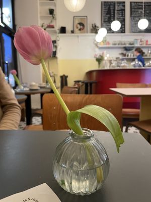 Cute flowers on the tables 🌸  at À la Lo in Stockholm
