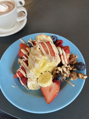 Frozen Banan Yoghurt 🍌   at À la Lo in Stockholm