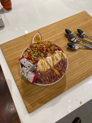 The açai bowl with delicious smoothness (not icey like some places) and a generous serving of granola and fruits at Yellow Lane Cafe in Bangkok