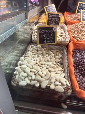 Beans at Mercado Central de Valencia in Valencia