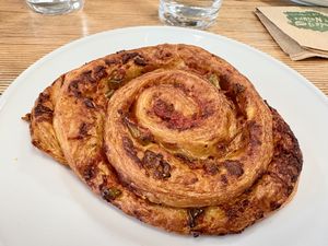 Vegan pizza twirl (Pizzaschnecke)  at denn's Biomarkt in Rostock