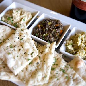 flat bread and dips at Pizza Fusion in Fort Myers