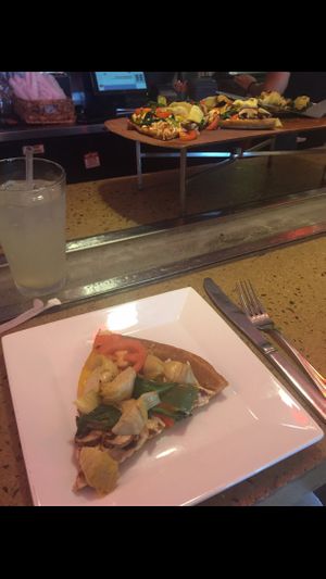 Vegan pizza at Pizza Fusion in Fort Myers