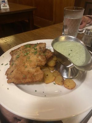 Veganes Schnitzel - große Portion   at Zum Eichkatzerl in Frankfurt