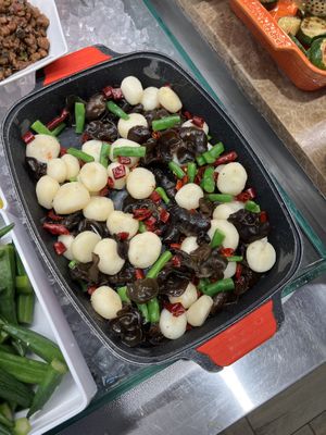 Buffet options  at Chéng 誠 - Lohas VLML - Da'an District in Taipei