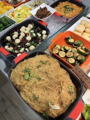 Buffet options  at Chéng 誠 - Lohas VLML - Da'an District in Taipei