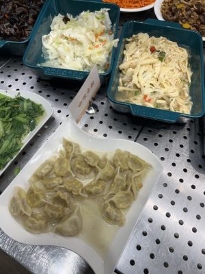 Buffet options  at Chéng 誠 - Lohas VLML - Da'an District in Taipei
