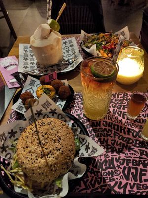 Mac and cheese betterballs, Mc Cruelty Free Burger at Vegan Junk Food Bar - El Born in Barcelona