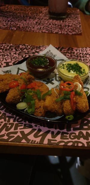 No Wings at Vegan Junk Food Bar - El Born in Barcelona