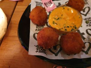 Mac n cheese balls at Vegan Junk Food Bar - El Born in Barcelona