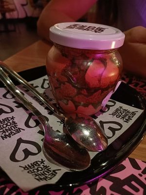 Postre - tiramisú Besneta at Vegan Junk Food Bar - El Born in Barcelona