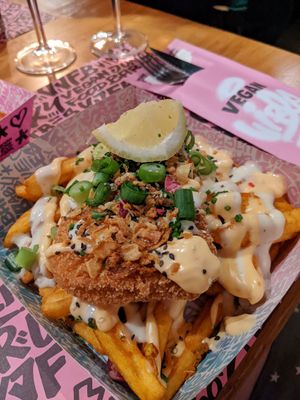 Fizz and Chipz at Vegan Junk Food Bar - El Born in Barcelona