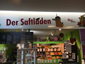 Front entrance at OBSTEcke in Wurzburg