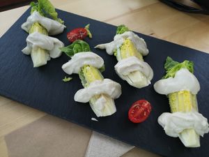 Sla met roquefort saus at Sa Tomaquera in Blanes
