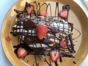 Crepe plátano, fresa y chocolate negro  at NutriMollet in Barcelona
