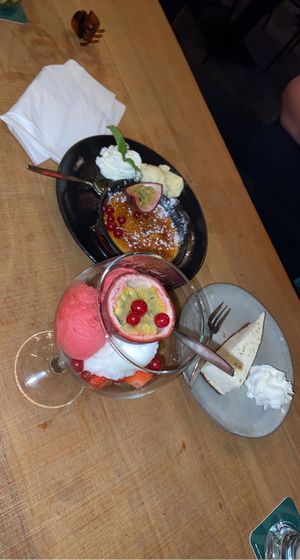 Raspberry and lime sorbet with fresh fruit at De Buurman in Heerenveen