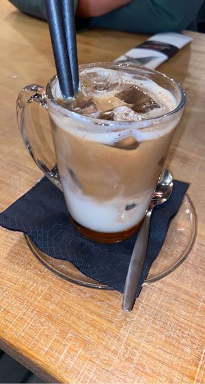 Iced coffee with caramel syrup at De Buurman in Heerenveen