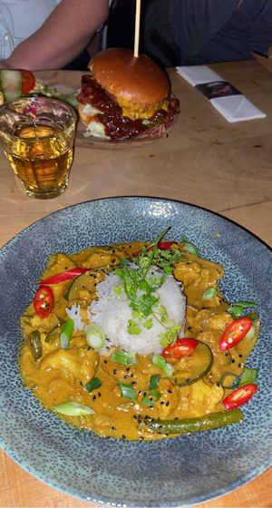 Vegan curry with vegan chicken and vegetables with rice 😍 so creamy and good at De Buurman in Heerenveen