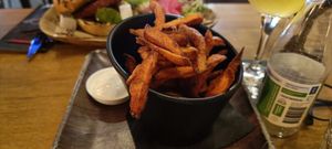 Sweet potato fries and vegan mayonaise at De Buurman in Heerenveen