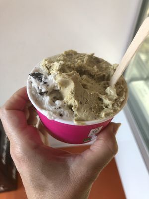 Salted Pistachio and Bounty (3,60€) - heavenly!  at Die Eiserei in Rutesheim