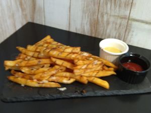 黄金薯條 at M Vegetarian Pizza - 馬蔬蔬 Mǎ Shū Shū in Taipei