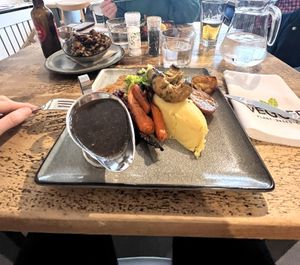 sunday roast with seitan chckn   at Vegged in Chesterfield