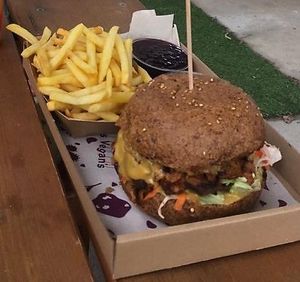 Pulled pork burger with fries at Las Vegan's - Miamor Rómaim in Budapest