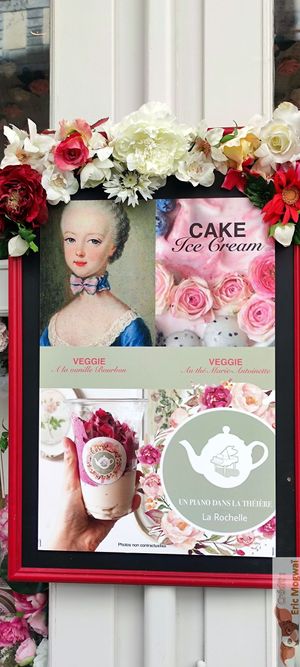 Menu at Un Piano dans la Théière in La Rochelle