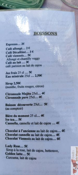 Drinks at Un Piano dans la Théière in La Rochelle