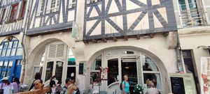 Ouside at Un Piano dans la Théière in La Rochelle