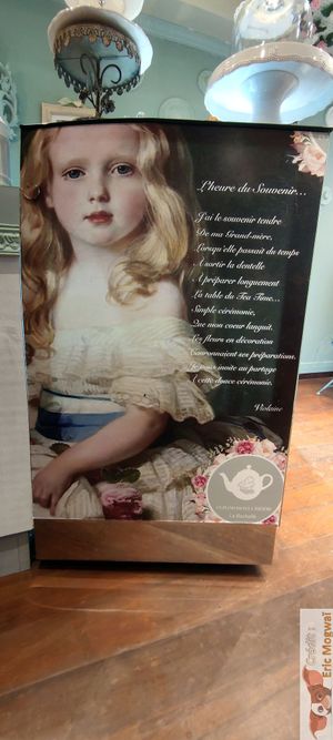 Déco at Un Piano dans la Théière in La Rochelle