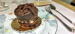 Coffee cake at Un Piano dans la Théière in La Rochelle