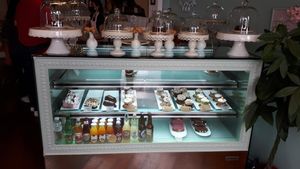 Du choix pour les desserts ! at Un Piano dans la Théière in La Rochelle